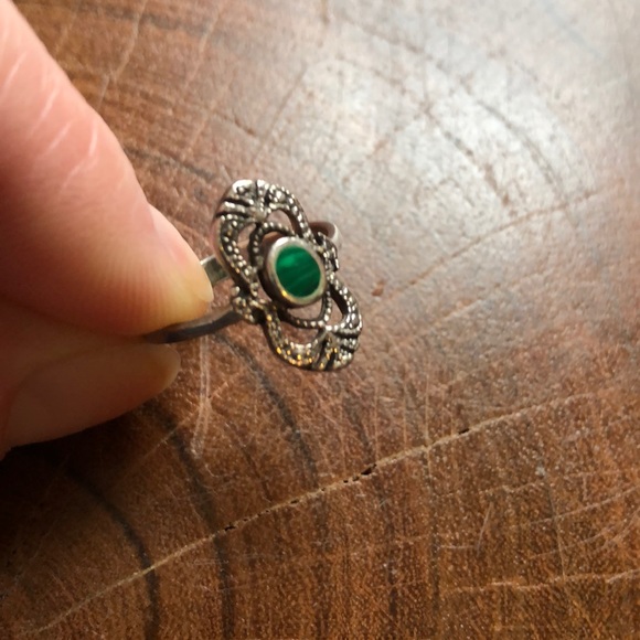 Vintage Silver and Green Ring - Picture 8 of 8